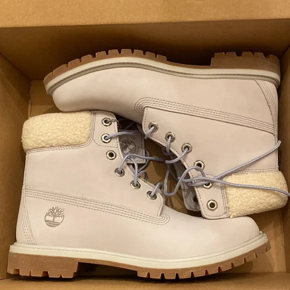 New in Box Women’s Timberland Premium 6-Inch Waterproof Boots - Picture 1 of 8